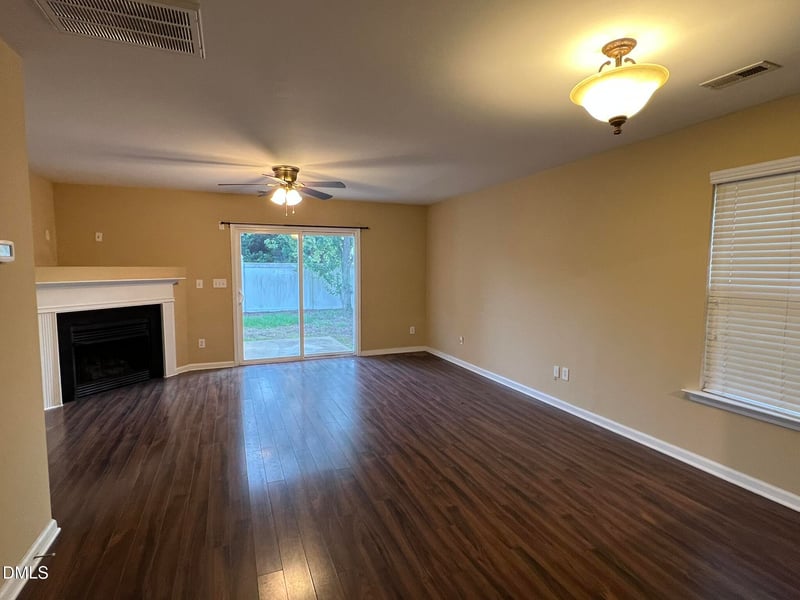 137 Buchanan Ln, Clayton, NC 27527