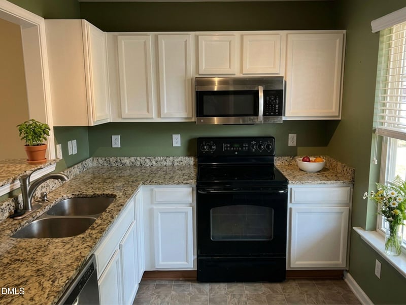 137 Buchanan Ln, Clayton, NC 27527