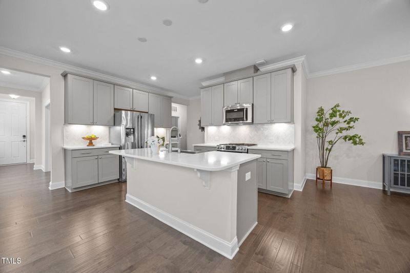 137 Canary Ct, Raleigh, NC 27610