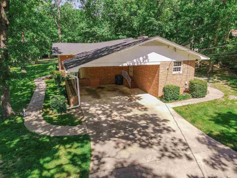 137 Chateau Rd, Durham, NC 27704