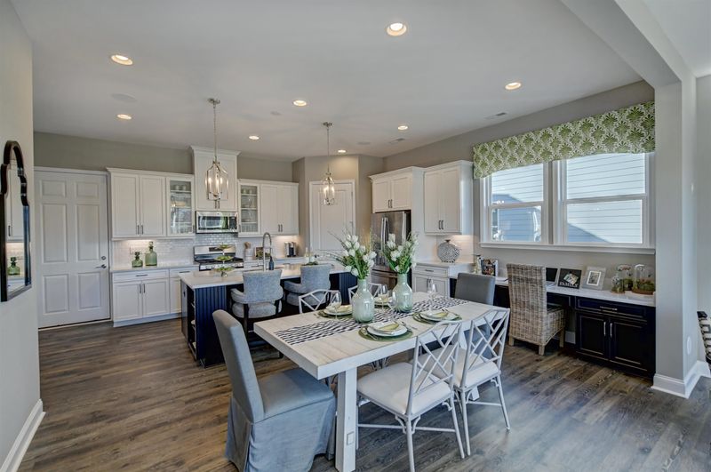 137 Clapper Ln, Holly Springs, NC 27540