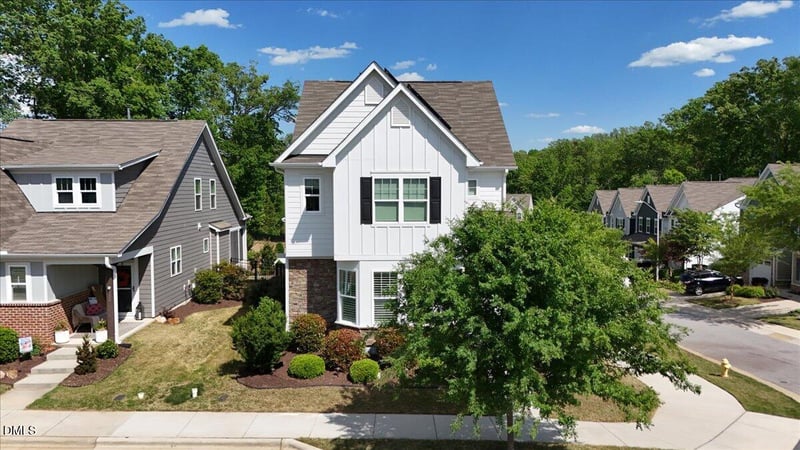 137 Daisy Grove Ln, Holly Springs, NC 27540