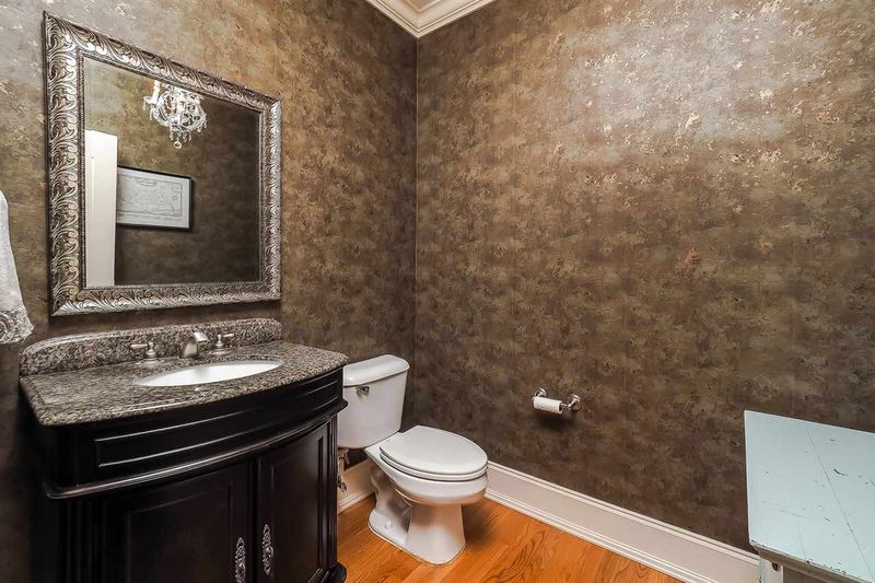 137 Edgewood Dr, Durham, NC 27713