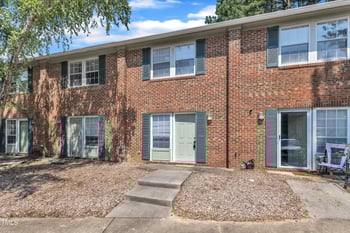 137 Friar Ln, Carrboro, NC 27510