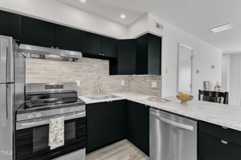 137 Friar Ln, Carrboro, NC 27510