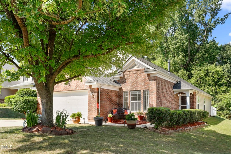 137 Georgetowne Dr, Clayton, NC 27520