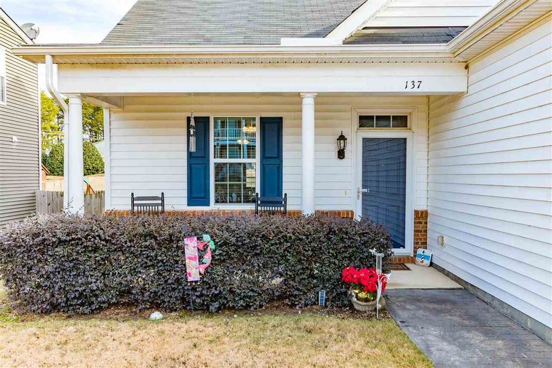 137 Honeybee Tc, Clayton, NC 27520