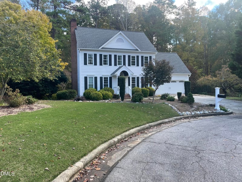 137 Huntsmoor Ln, Cary, NC 27513