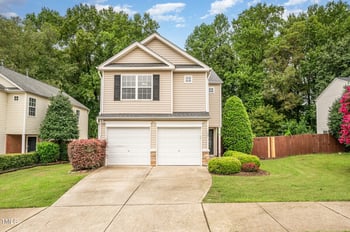 137 Lacombe Ct, Holly Springs, NC 27540