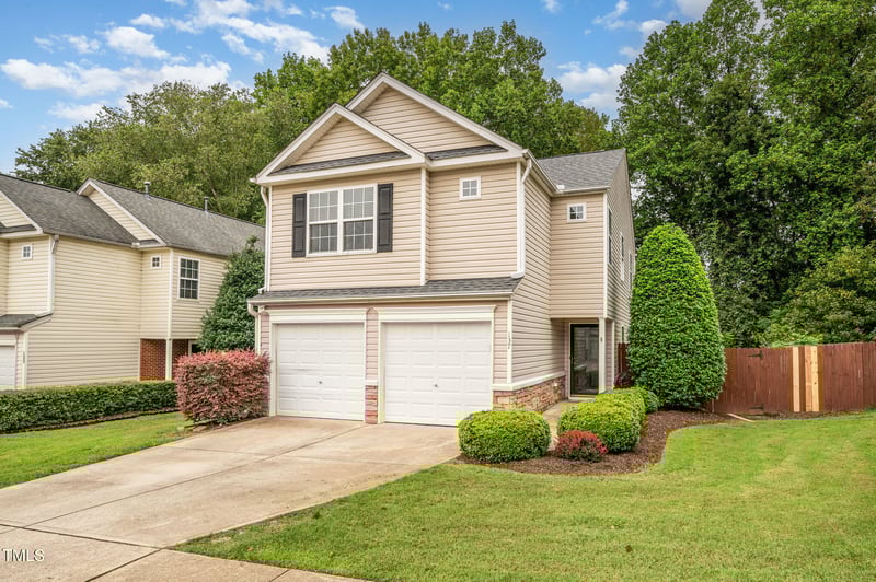 137 Lacombe Ct, Holly Springs, NC 27540