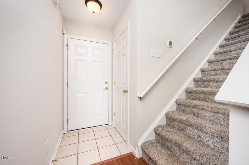 137 Lacombe Ct, Holly Springs, NC 27540