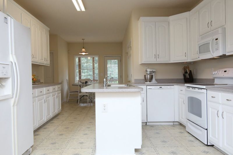 137 Line Dr, Raleigh, NC 27603