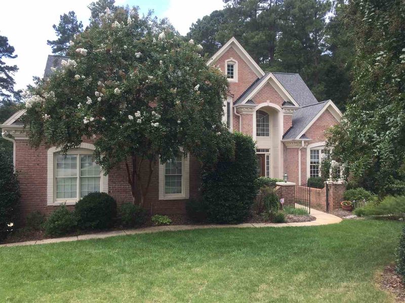137 Loch Pointe Dr, Cary, NC 27518