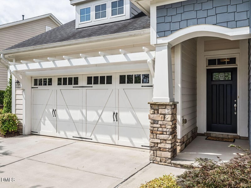 137 Lucky Ribbon Ln, Holly Springs, NC 27540
