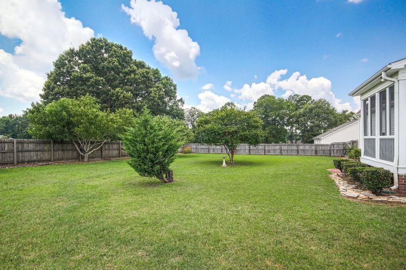 137 Old English Ct, Smithfield, NC 27577