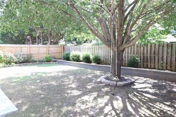 137 Palmdale Ct, Holly Springs, NC 27540