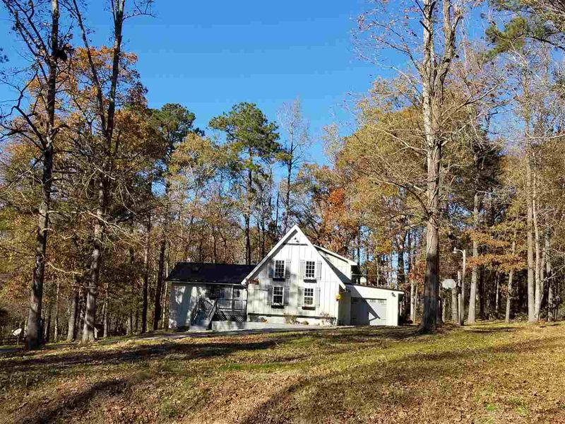 137 Railroad Rd, Benson, NC 27504
