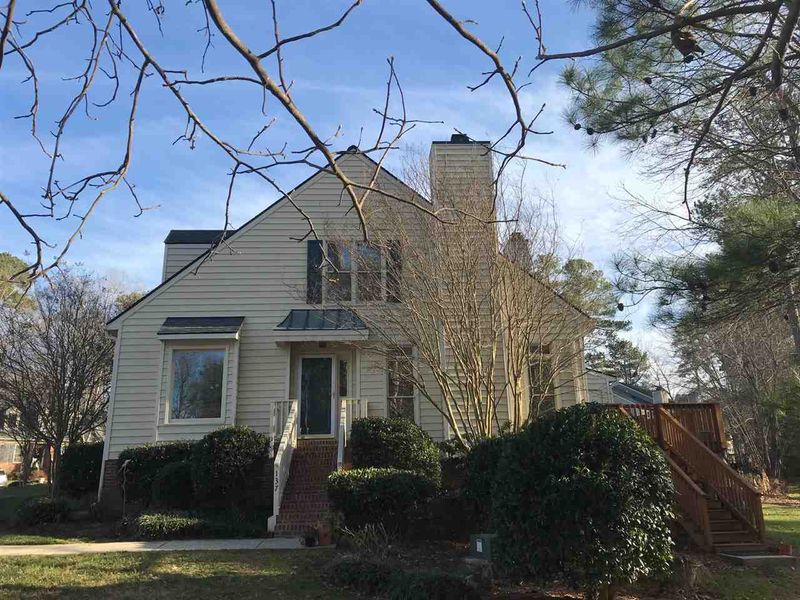 137 Sanair Ct, Apex, NC 27502