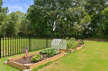 137 Shadybrook Dr, Benson, NC 27504