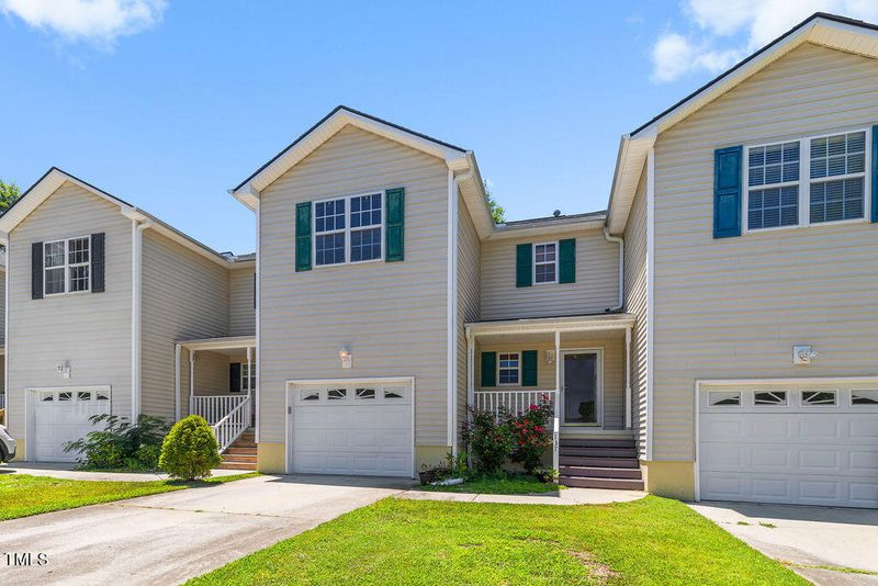 137 Stanopal Dr, Cary, NC 27511