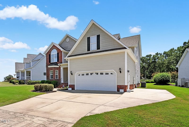 137 Winding Oak Way, Clayton, NC 27520