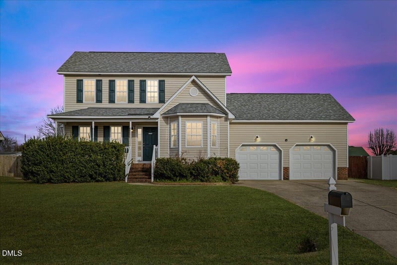 137 Woodglen Dr, Clayton, NC 27527