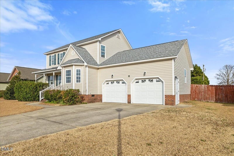 137 Woodglen Dr, Clayton, NC 27527