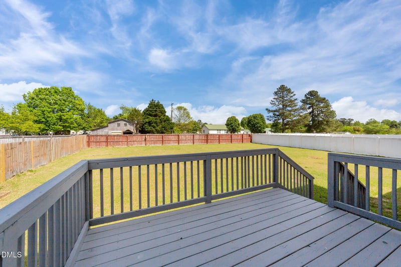 137 Woodglen Dr, Clayton, NC 27527