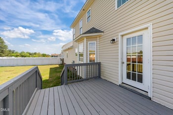 137 Woodglen Dr, Clayton, NC 27527