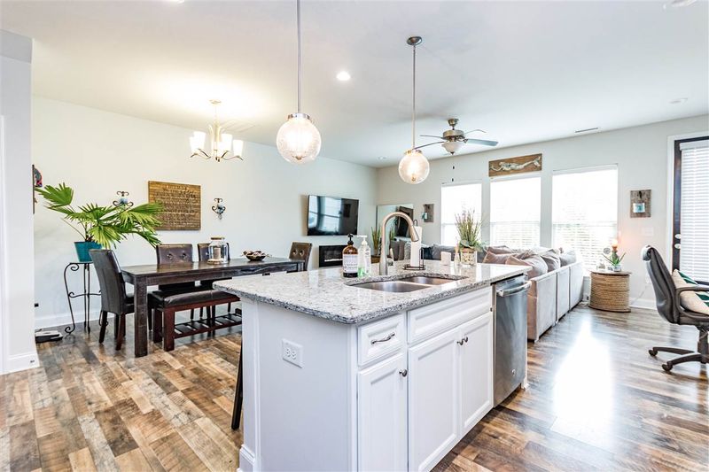 137 Writing Rock Pl, Apex, NC 27539