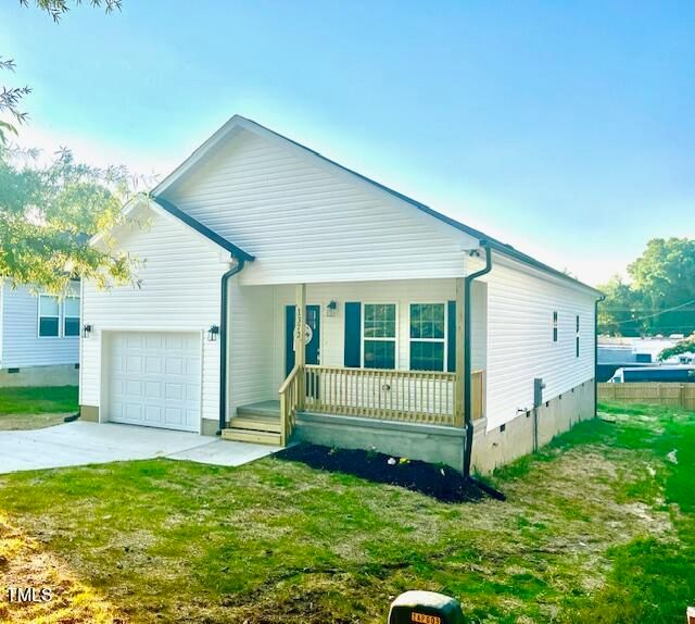 1372 Bowman Ave, Burlington, NC 27217