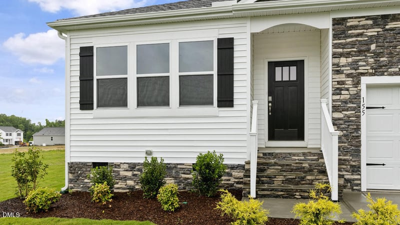 1372 Lansdowne Dr, Mebane, NC 27302