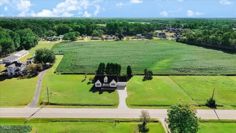 1372 Nc 50 , Benson, NC 27504