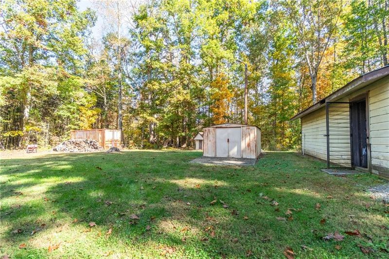 1374 Mccray Rd, Burlington, NC 27217