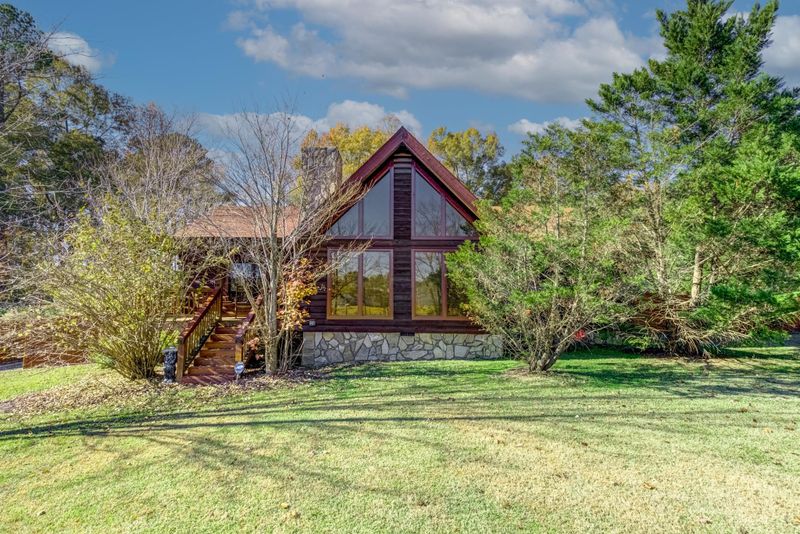 1376 N Oneil St, Clayton, NC 27520