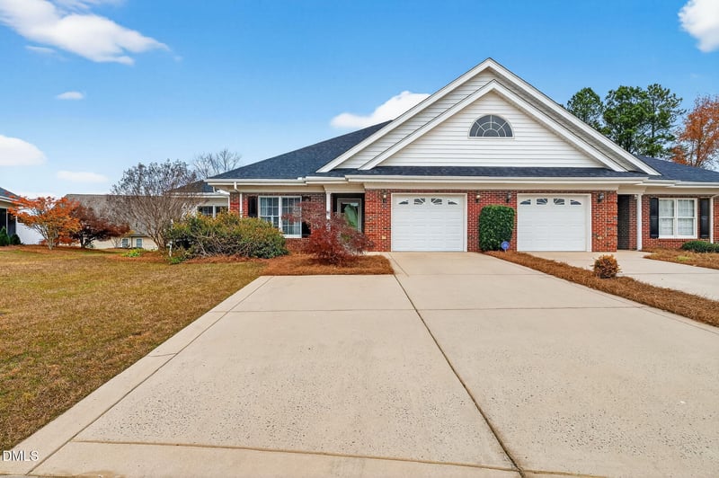 138 Glenalmond Ct, Dunn, NC 28334