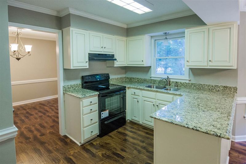 138 W Holding Ave, Wake Forest, NC 27587