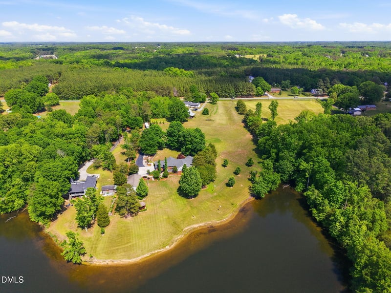 138 Lake Cammack Ct, Burlington, NC 27217