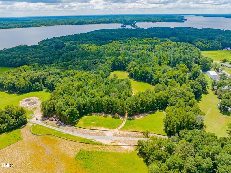 138 Lakeside Dr, Chapel Hill, NC 27514