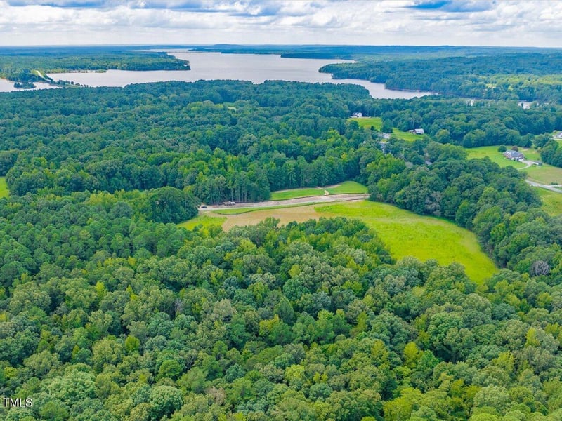 138 Lakeside Dr, Chapel Hill, NC 27514