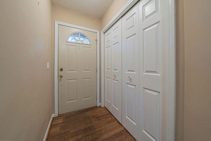 138 Riverwalk Cir, Cary, NC 27511