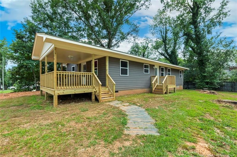 1380 Hooker St, Sanford, NC 27330