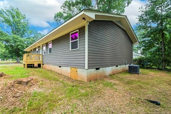 1380 Hooker St, Sanford, NC 27330