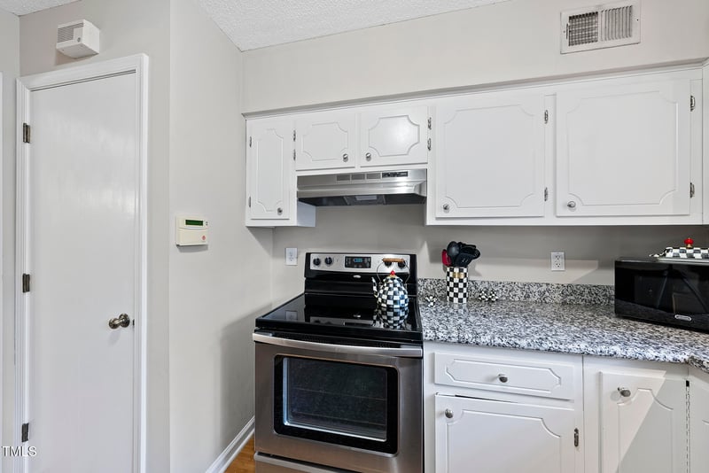 1383 Garden Crest Cir, Raleigh, NC 27609