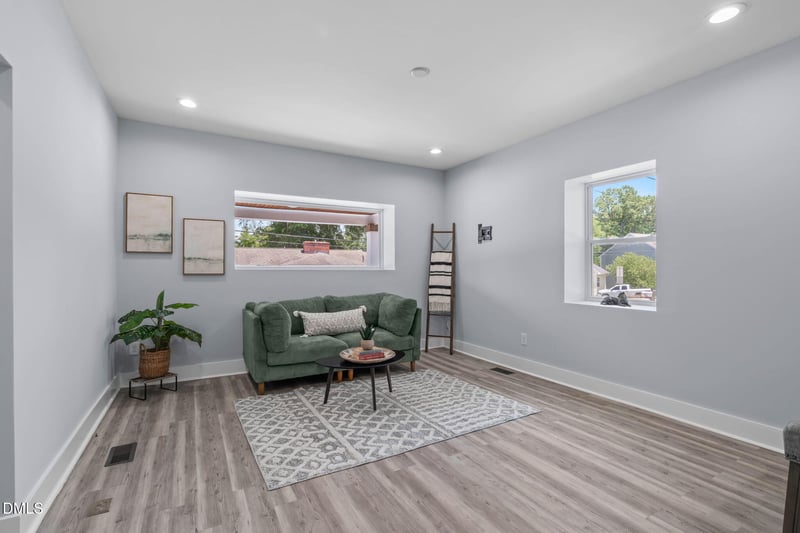 139 Bridge St, Fuquay Varina, NC 27526