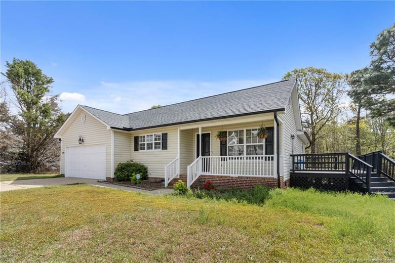 139 Colonial Hills Dr, Lillington, NC 27546