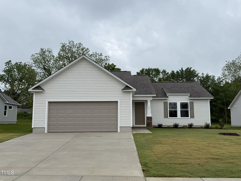 139 Oakfield Trace Dr, Four Oaks, NC 27524