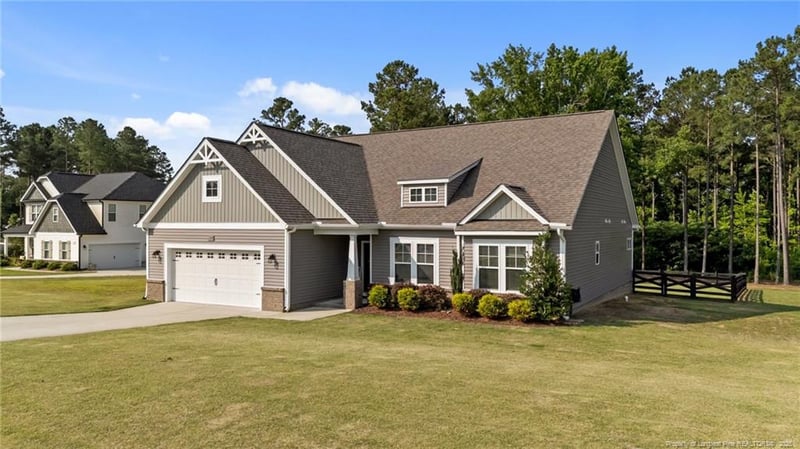 139 Ravens Row Dr, Benson, NC 27504