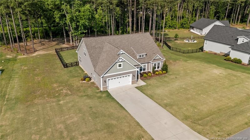 139 Ravens Row Dr, Benson, NC 27504