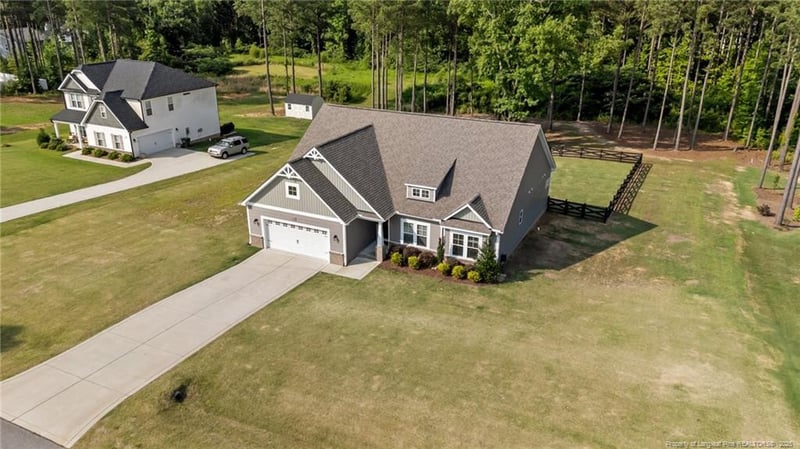 139 Ravens Row Dr, Benson, NC 27504